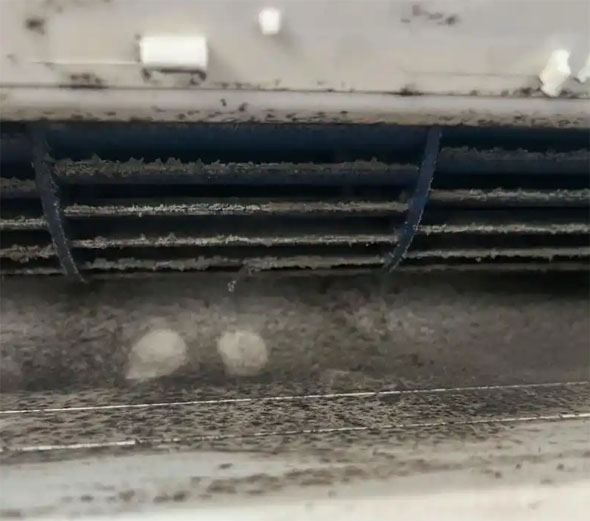 大埔空调吹的风有股烧焦味是怎么回事